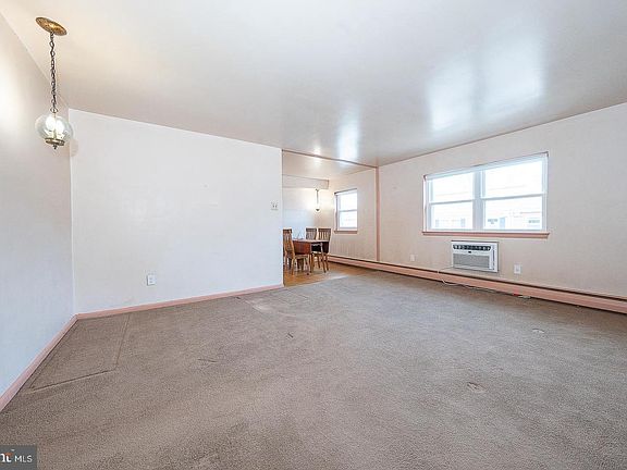 5th image of 1 Radnor Dr APT F4