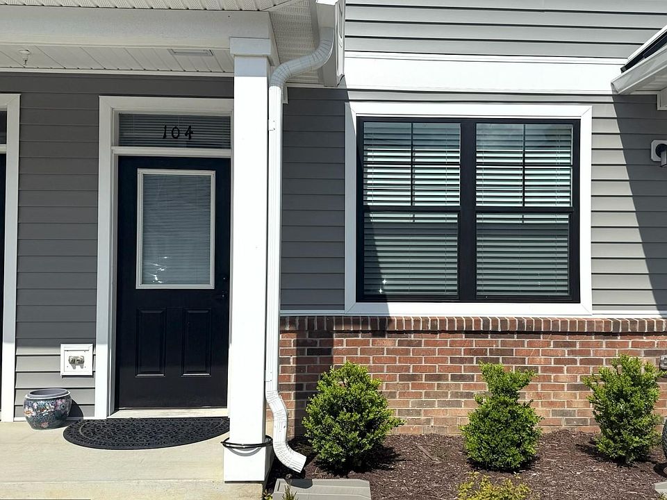 1st image of 2101 Emden Ln #104
