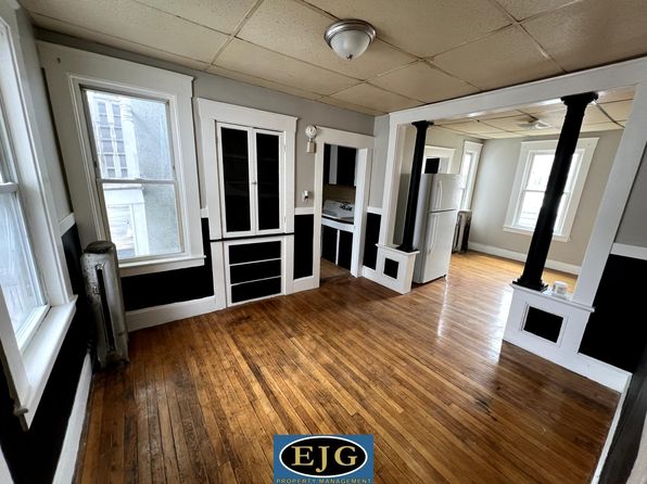 102 Bridge St #6