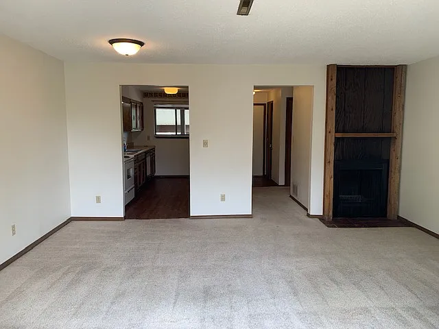 1614 Amelia St #5B — Photo 4