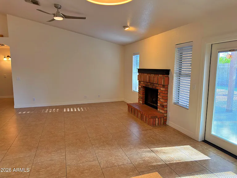 808 N Winthrop Cir — Photo 8