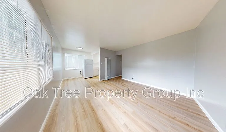 6506 Foothill Blvd #C — Photo 2