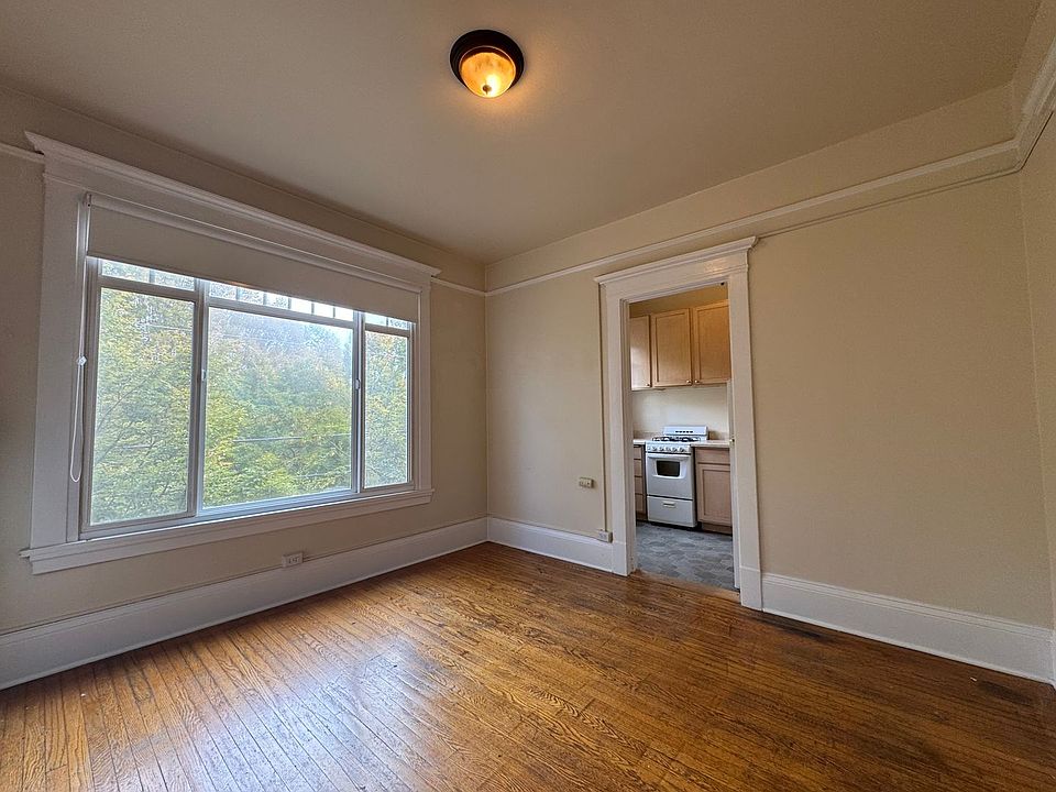 1st image of 205 19th Ave E APT 304
