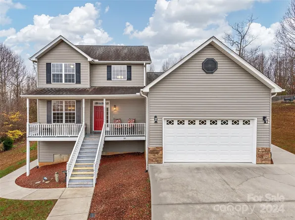 165 Pottery Terrace Trl, Flat Rock, NC 28731