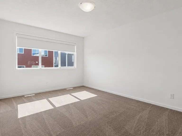 25 Yorkstone Row SW #UPPER — Photo 21
