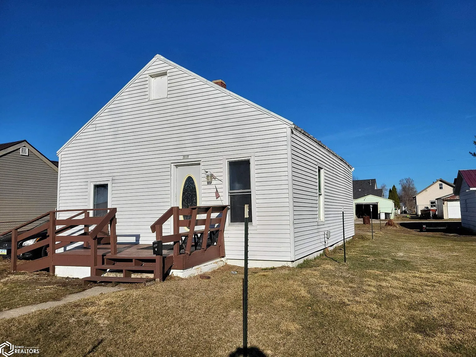 307 N 11th Ave photo 1