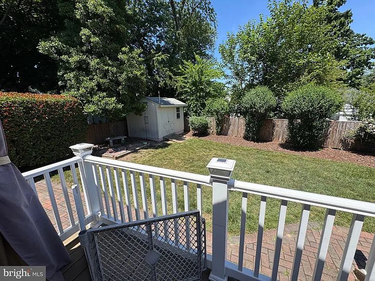 2906 Breezy Ter — Photo 43