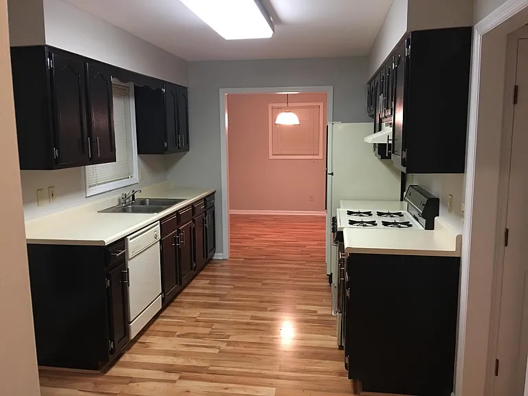 1520 S Highland Ave — Photo 6