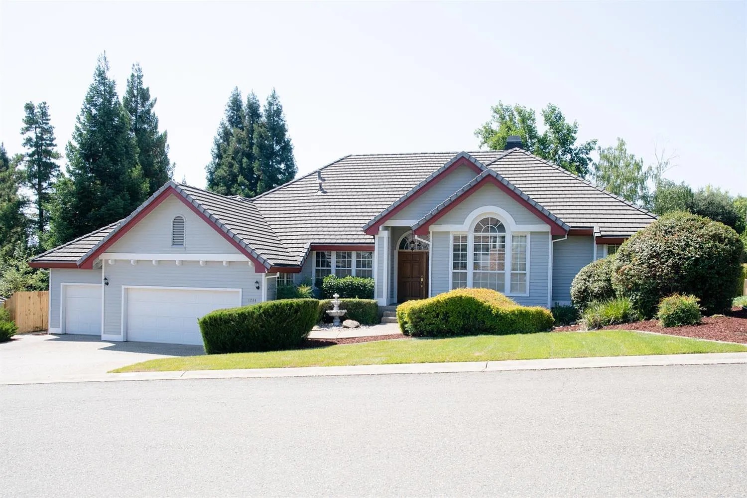 1244 Heathcot Pl photo 1