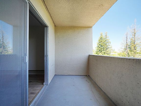 5th image of 408 Grant Ave APT 402