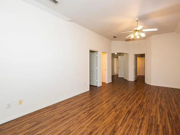 3103 Kingsbury Dr — Photo 21