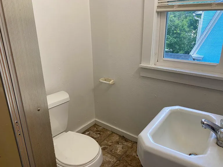 2921 Lincoln Way #4 — Photo 6