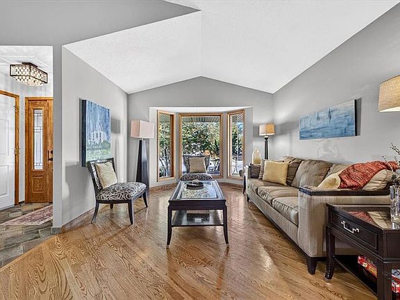 4th image of 5 N Sunset Cres
