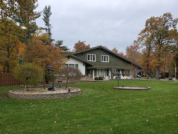 3rd image of 1714 Briarwood Ln