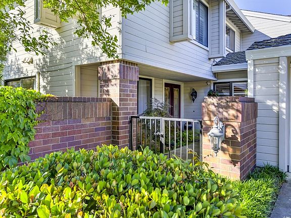 3rd image of 9108 Turtle Creek Ln