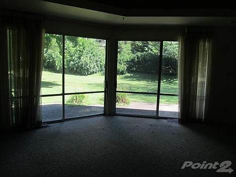 3rd image of 635 Nakomi Dr