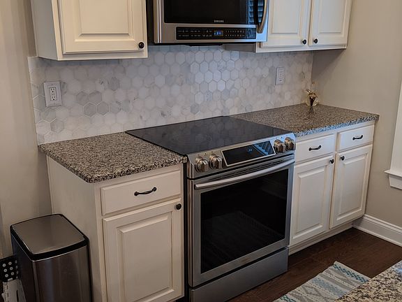 3rd image of 13512 Glenwyck Ln