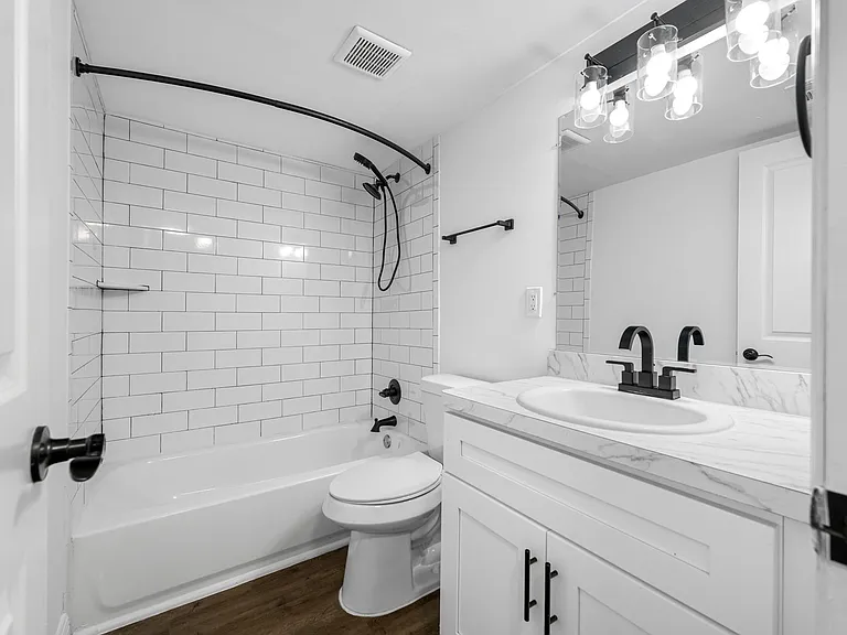 KC Flats Apartments — Photo 67