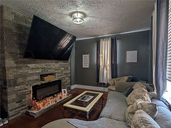 3rd image of 800 Lincoln Ave
