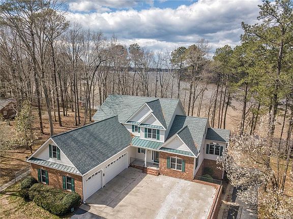 3rd image of 15018 Lakeside Ct