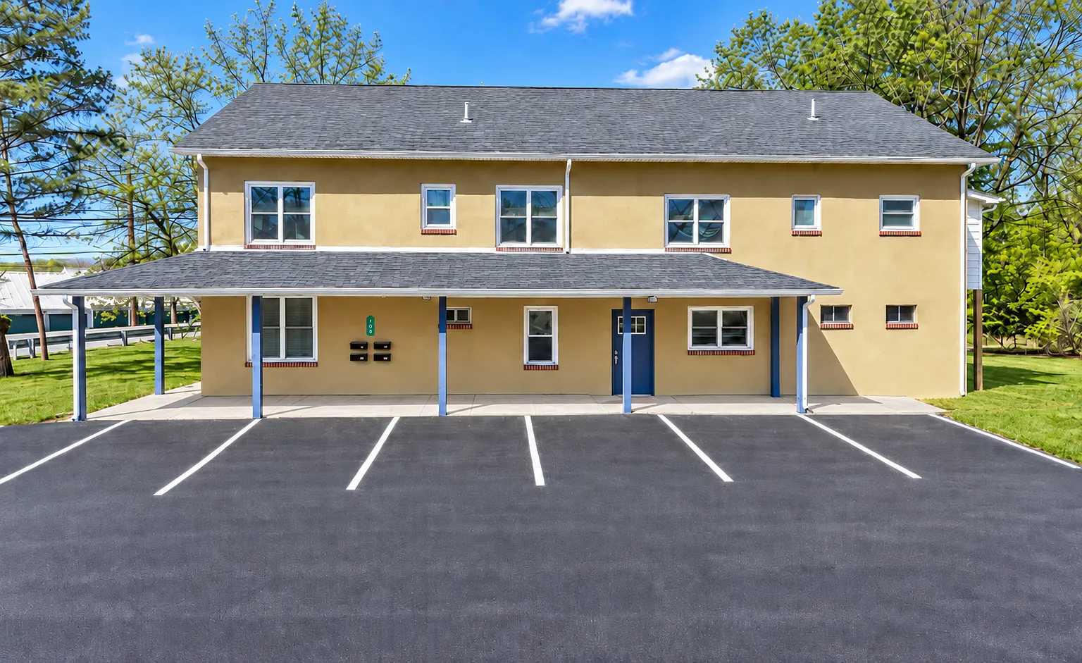 2 bed, 900 sqft, $1,800 — Photo 2