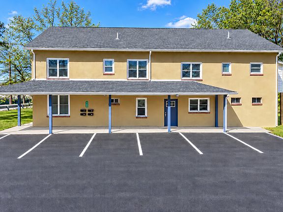 2nd image of 403 N Walnut St #A