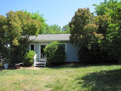 1st image of 913 Corona St