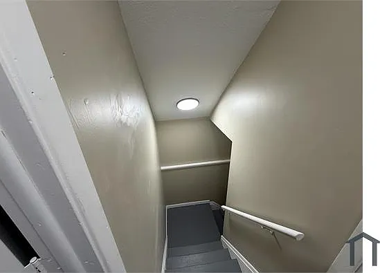 5636 Drake Ave — Photo 12