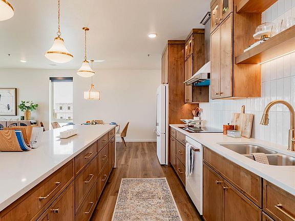4th image of 300 Main Ave #702
