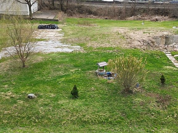 2nd image of 307 Mercer St