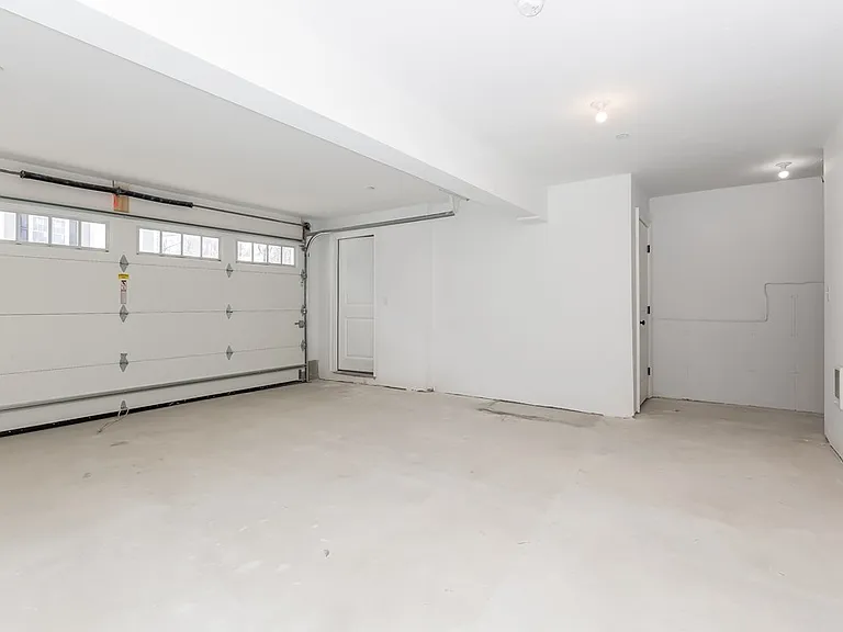 150 Quincy Ave #4E — Photo 33