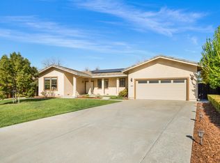 9040 Ridgeway Dr, Gilroy, CA 95020