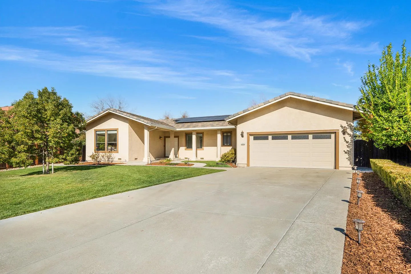 9040 Ridgeway Dr photo 1
