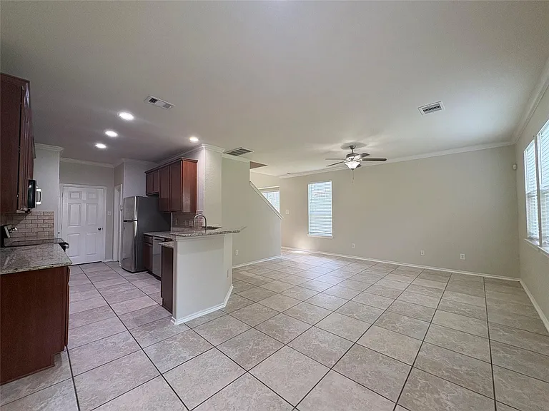 24514 Haywards Crossing Ln — Photo 4