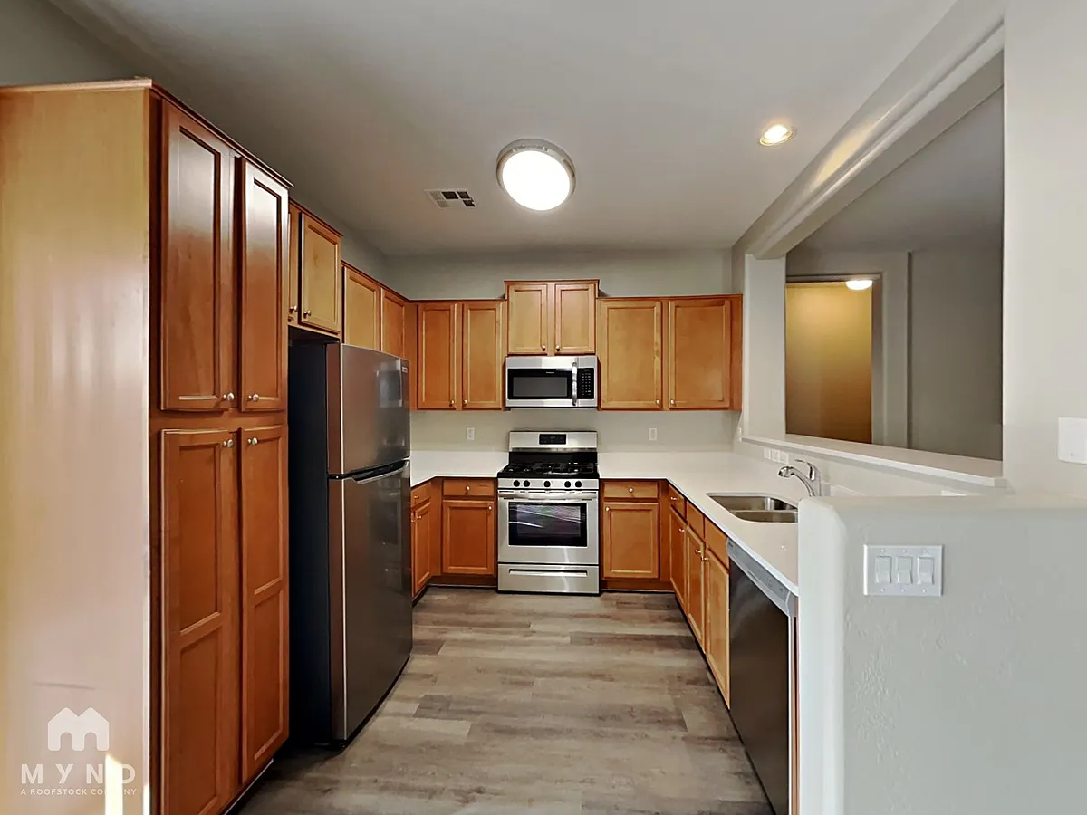 Building Photo - 15219 W Shaw Butte Dr