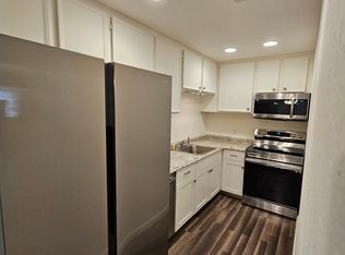 420 N Villa Ct, Palm Springs, CA 92262