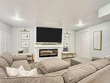 4908 E Clover Leaf Ln — Photo 17