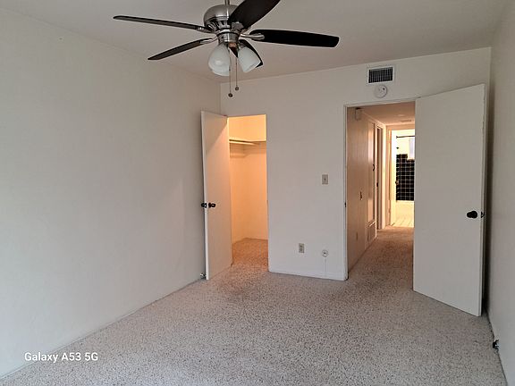 Main bedroom with walk in closet