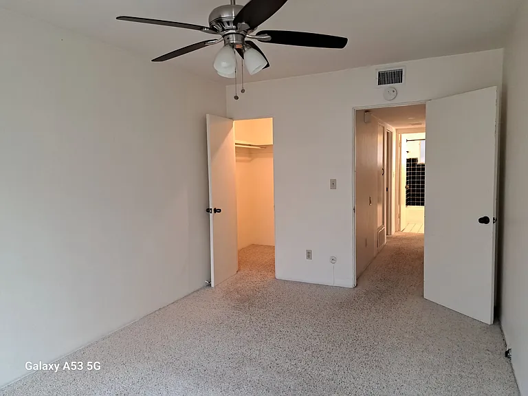 Main bedroom with walk in closet