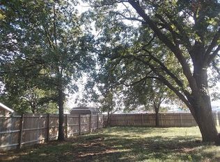 304 E Ash St, Decatur, TX 76234