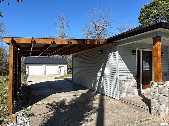 5th image of 202 S Dixon Ave