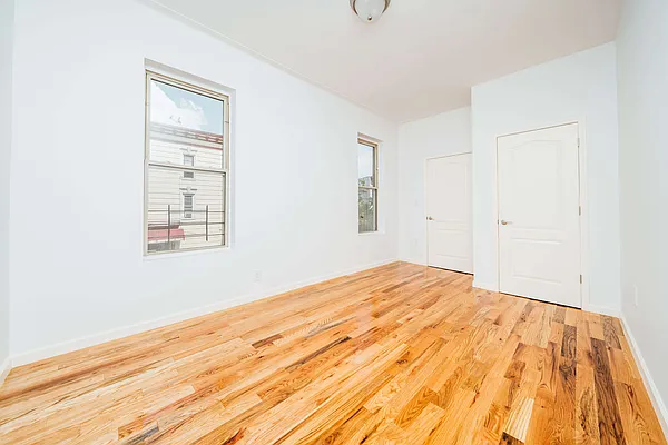 Rented by Nooklyn NYC LLC | media 18