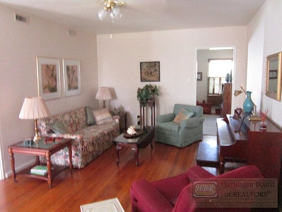 2nd image of 1086 Ben Lora Ln