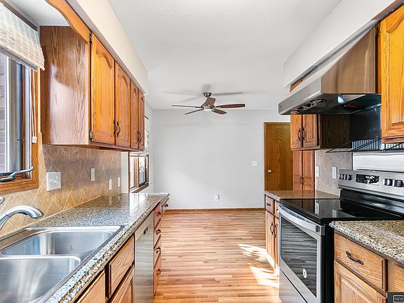 5th image of 6424 Westminster Ct