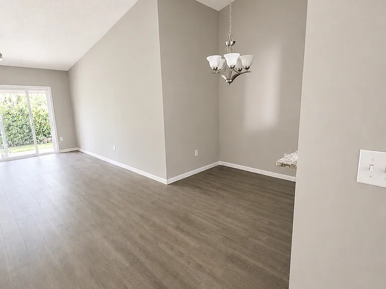 3174 Beecher Dr E — Photo 15
