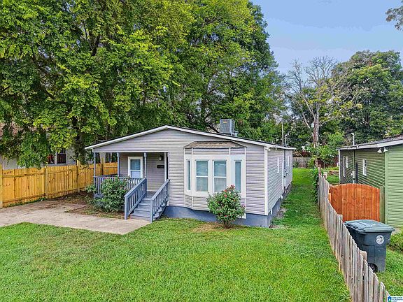 3rd image of 2816 Avenue F