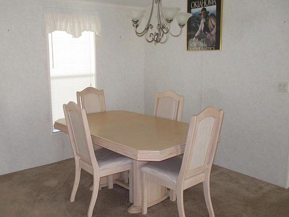 5th image of 733 Lark Dr