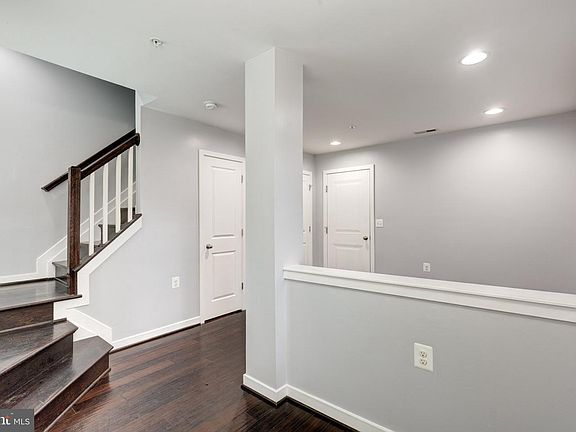 5th image of 1430 Trafalgar Ln