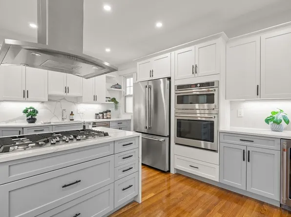 37 Englewood Ave #3, Brookline, MA 02445