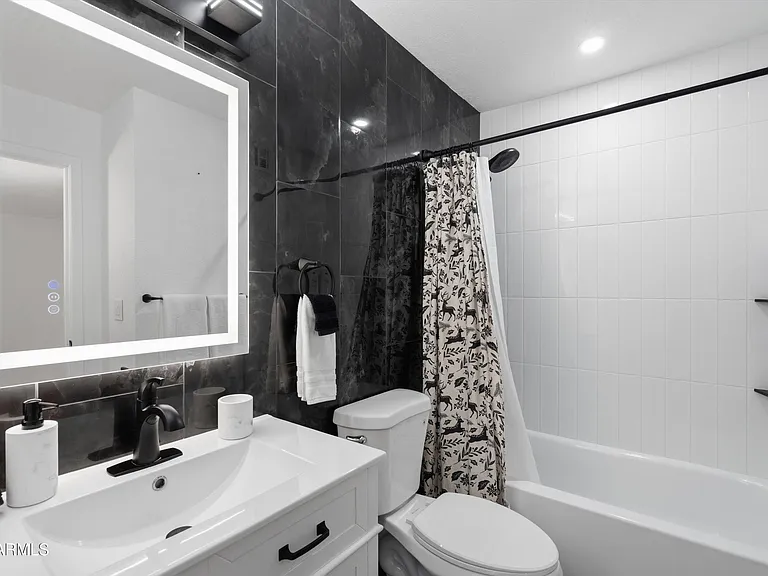 6833 E Osborn Rd #D — Photo 24